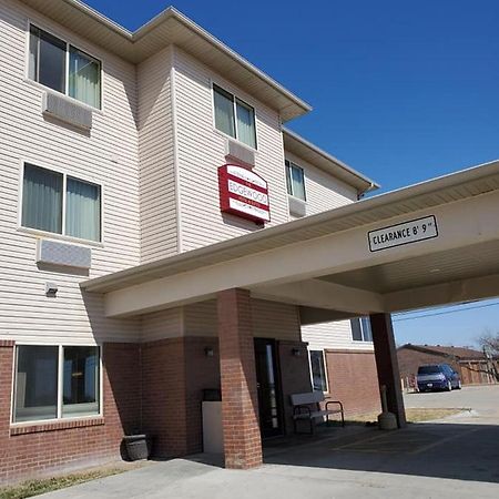 The Edgewood Hotel And Suites Fairbury エクステリア 写真
