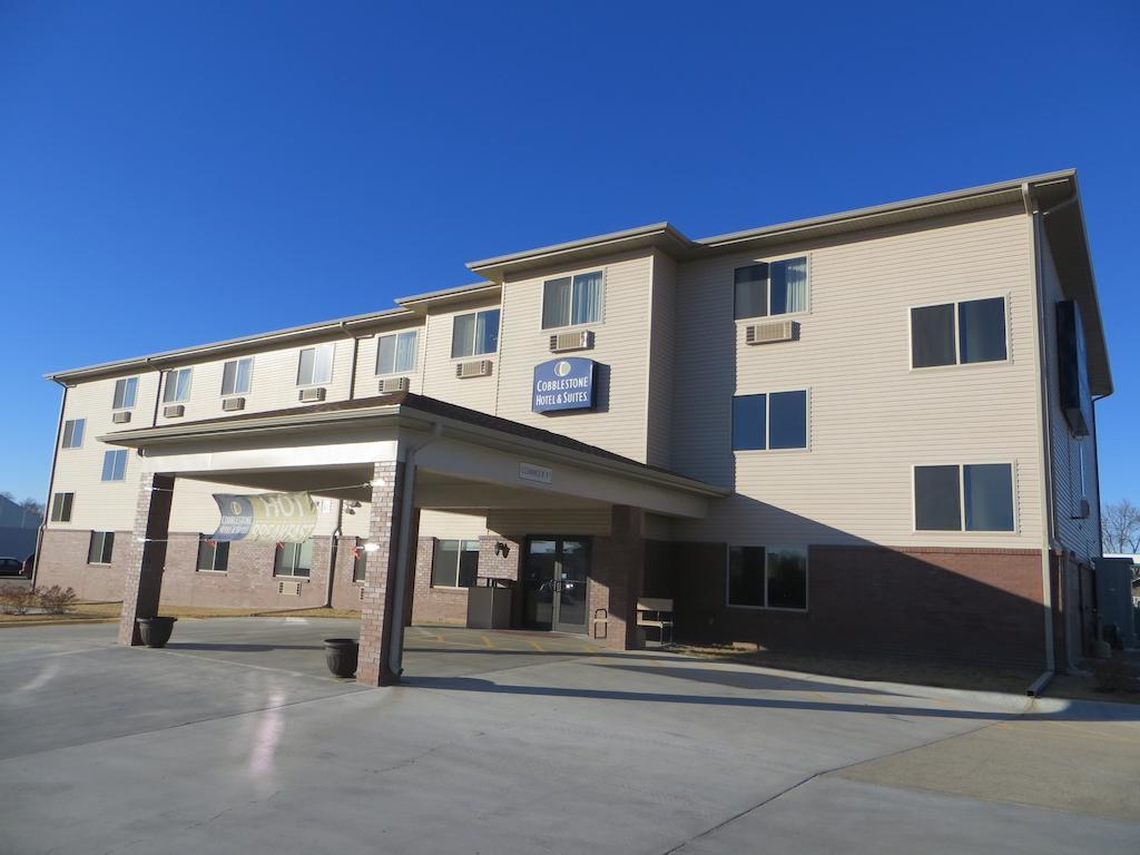 The Edgewood Hotel And Suites Fairbury エクステリア 写真