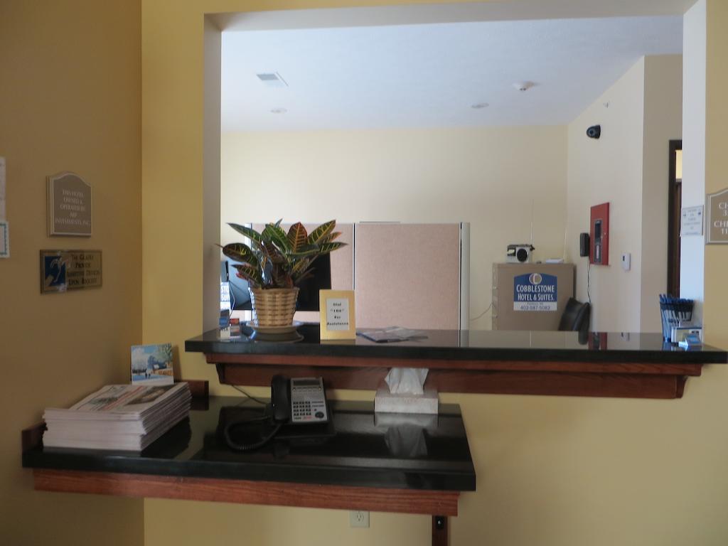 The Edgewood Hotel And Suites Fairbury エクステリア 写真