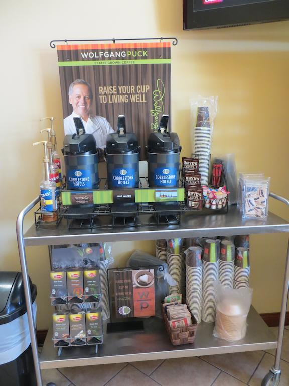 The Edgewood Hotel And Suites Fairbury エクステリア 写真