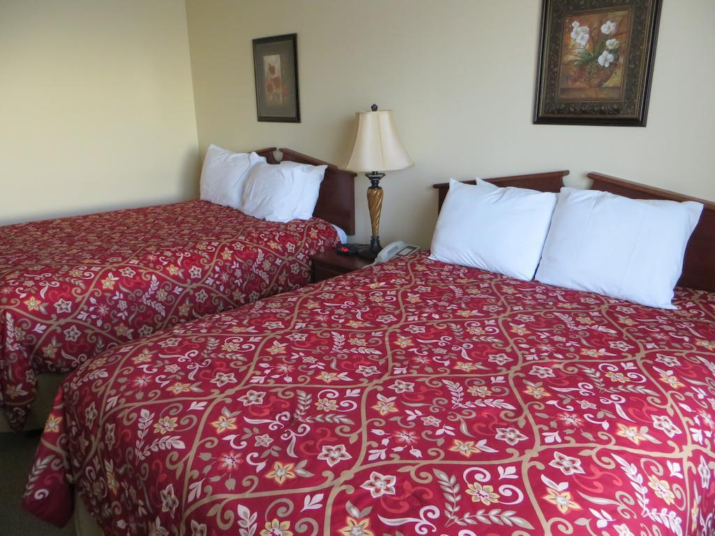 The Edgewood Hotel And Suites Fairbury 部屋 写真