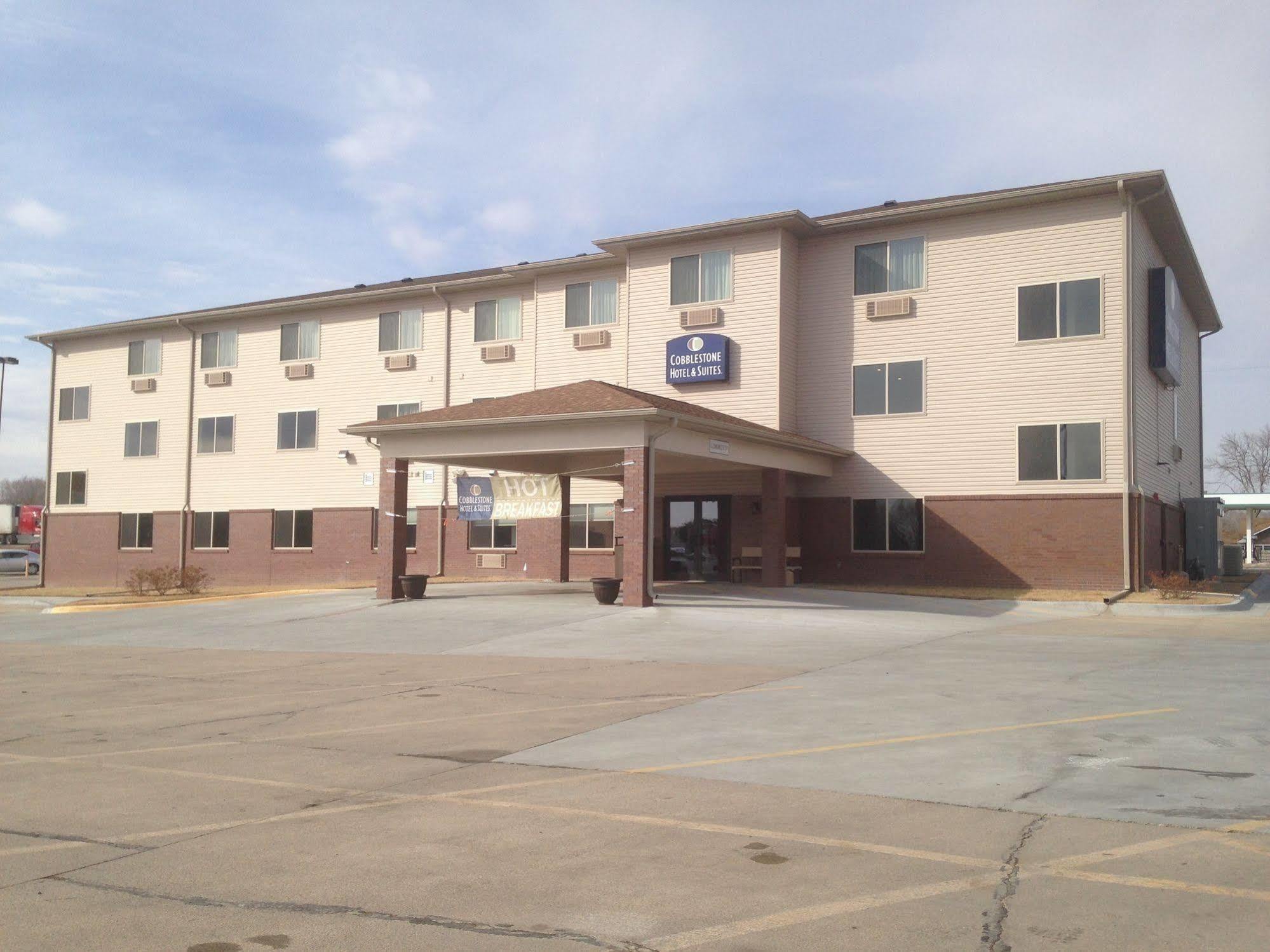 The Edgewood Hotel And Suites Fairbury エクステリア 写真