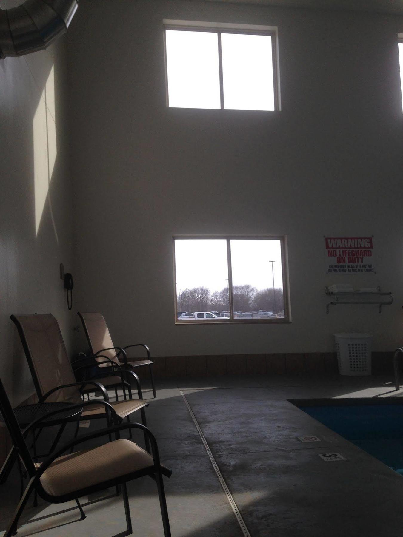 The Edgewood Hotel And Suites Fairbury エクステリア 写真