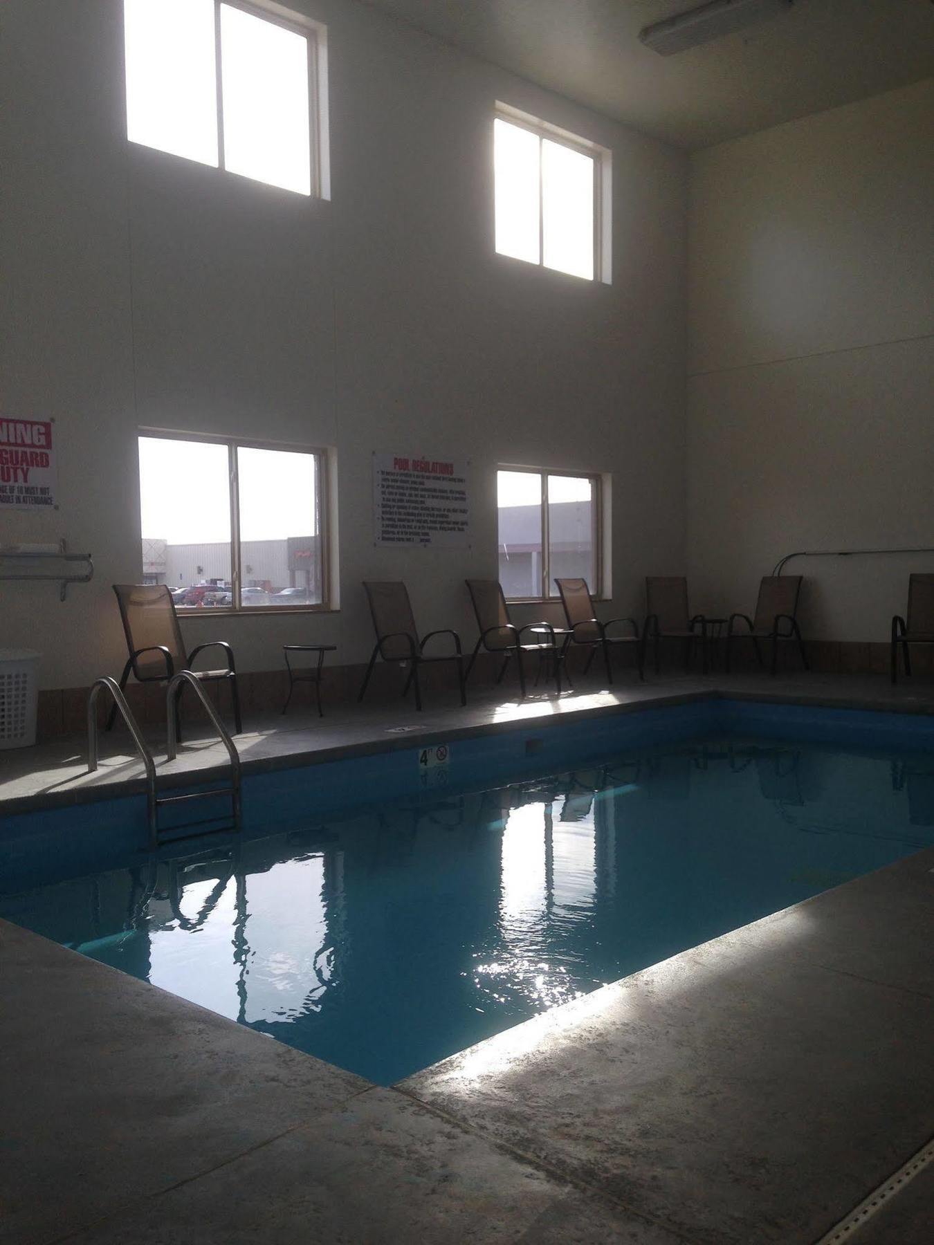 The Edgewood Hotel And Suites Fairbury エクステリア 写真