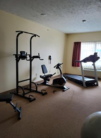 The Edgewood Hotel And Suites Fairbury エクステリア 写真