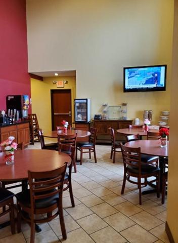 The Edgewood Hotel And Suites Fairbury エクステリア 写真